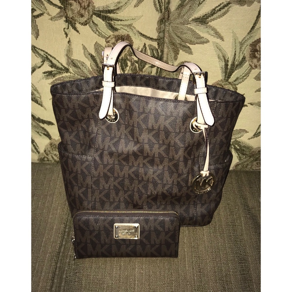 MK Signature Jet Set Large Tote & Wallet!